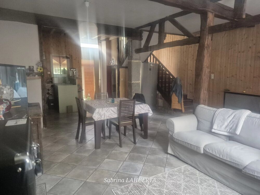MAISON DE VILLE 154 M²  5 CHAMBRES  GARAGE ET COUR  MÉZIN (47