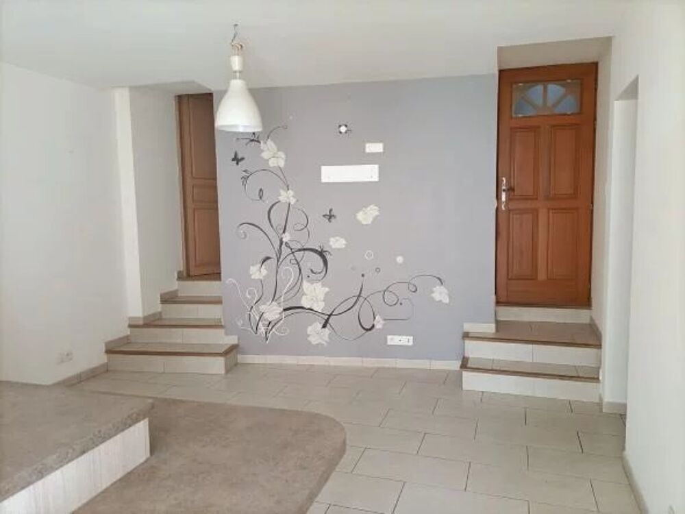 Location Appartement Trois pièces avec cave et salle de bain privative ! Villars-sur-var