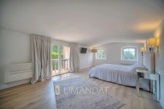  Maison à louer 7 pièces 279 m²