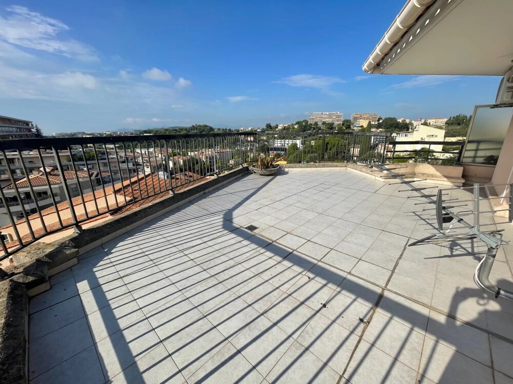 Location Appartement F4 AVEC TERRASSE DE 61 M2 CAVE ET GARAGE Le cannet