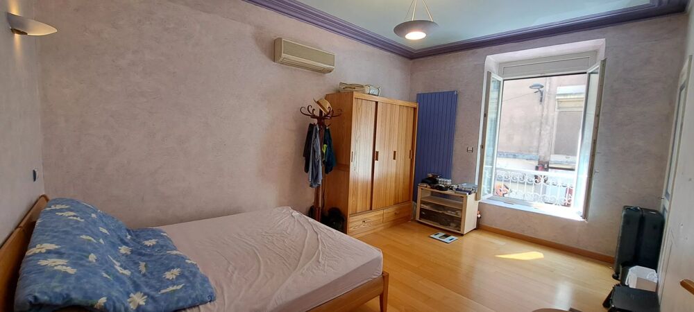 Appartement T5 151 m2 en duplex, une cave, 2 galetas
