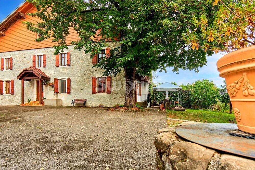 Propriété de deux maisons à vendre à FILLINGES