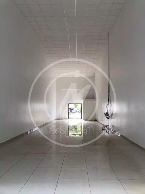 Local commercial 2480 97122 Baie-mahault