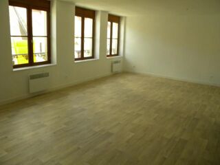 Appartement à louer 4 pièces 120 m²