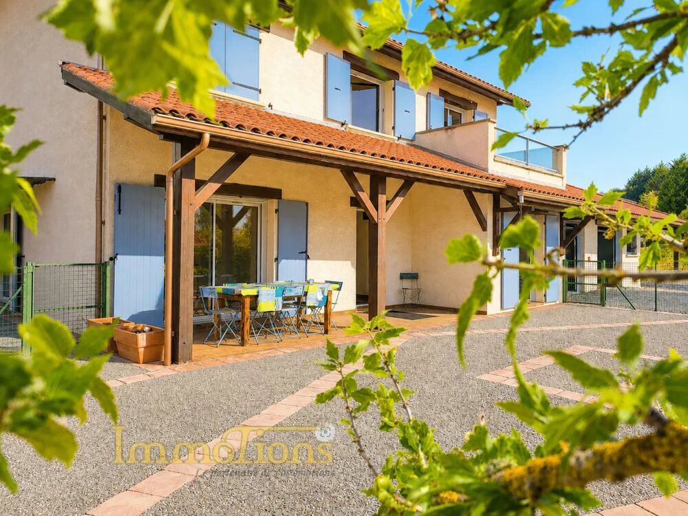Vente Maison Maison familiale 189 m² avec piscine, garage de 82 m² et vue dég Vatilieu
