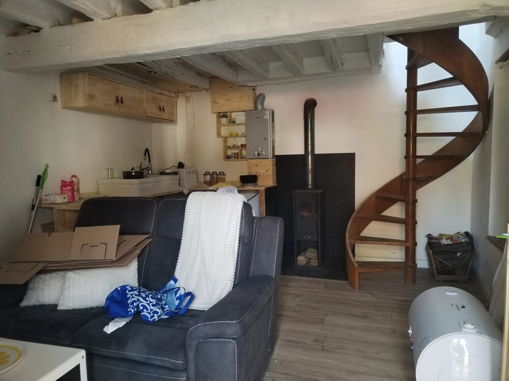 CORPS DE FERME À RÉNOVER  TROIS HABITATIONS  TERRAIN DE 6 836