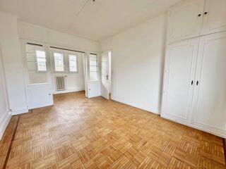  Immeuble à vendre 15 + pièces 550 m²
