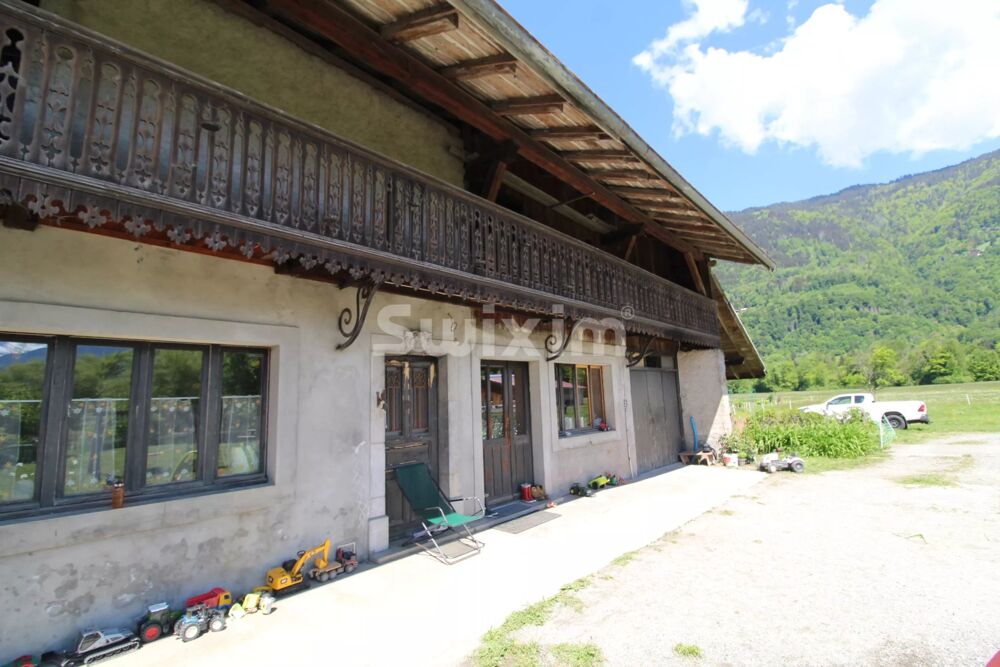 Ferme 350 m² sur terrain 2 439 m² proche Samoëns