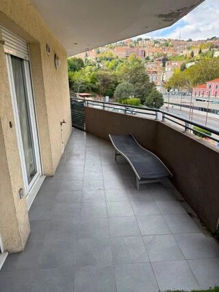  Appartement à louer 3 pièces 57 m²