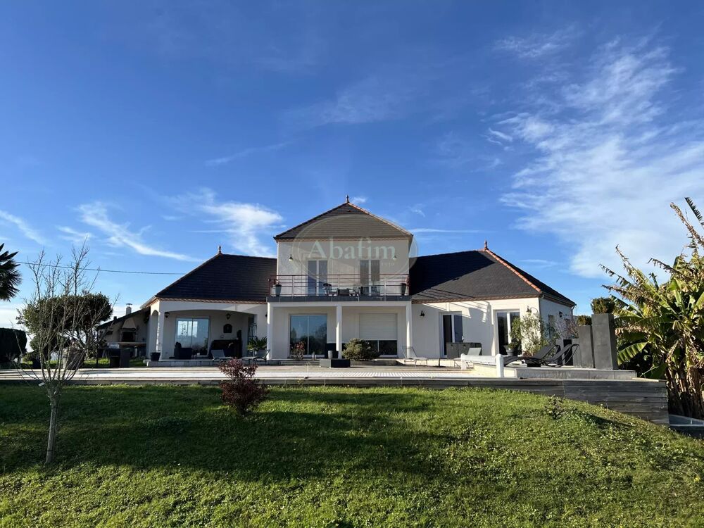 Vente Maison Contemporaine vue panoramique Pyrénées et piscine. Nay