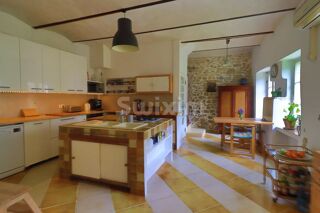  Maison  vendre 15 + pices 501 m