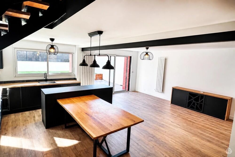 Vente Maison MAISON DE VILLE AVEC COUR ET TERRASSES À DEUX PAS DU CENTRE-VILL Beaumont