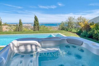  Maison à louer 8 pièces 232 m²