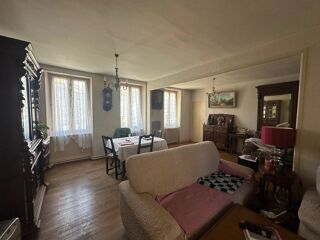  Immeuble à vendre 15 + pièces 335 m²