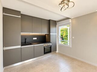 Vente Appartement SAINT-RAPHAËL - T3 REZ-DE-JARDIN - ENTIÈREMENT RÉNOVÉ Saint-raphaël