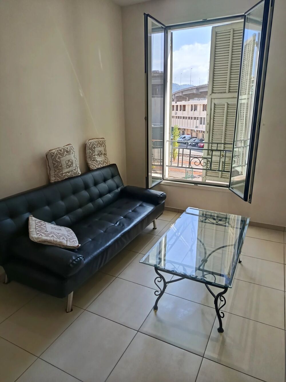 Location Appartement Deux pièces de 45m² refait à neuf avec balcon Nice