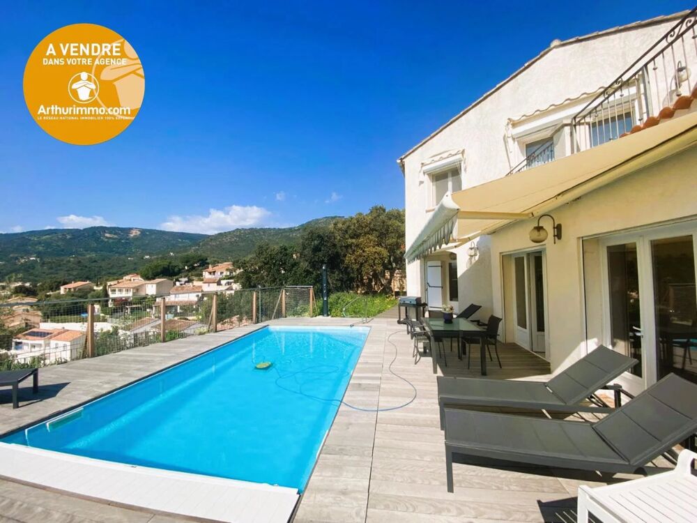 VILLA 7 PIÈCES AVEC PISCINE AU LAVANDOU