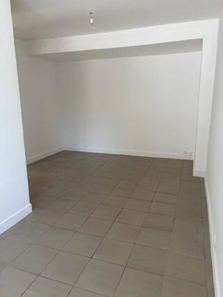  Appartement à louer 2 pièces 50 m²