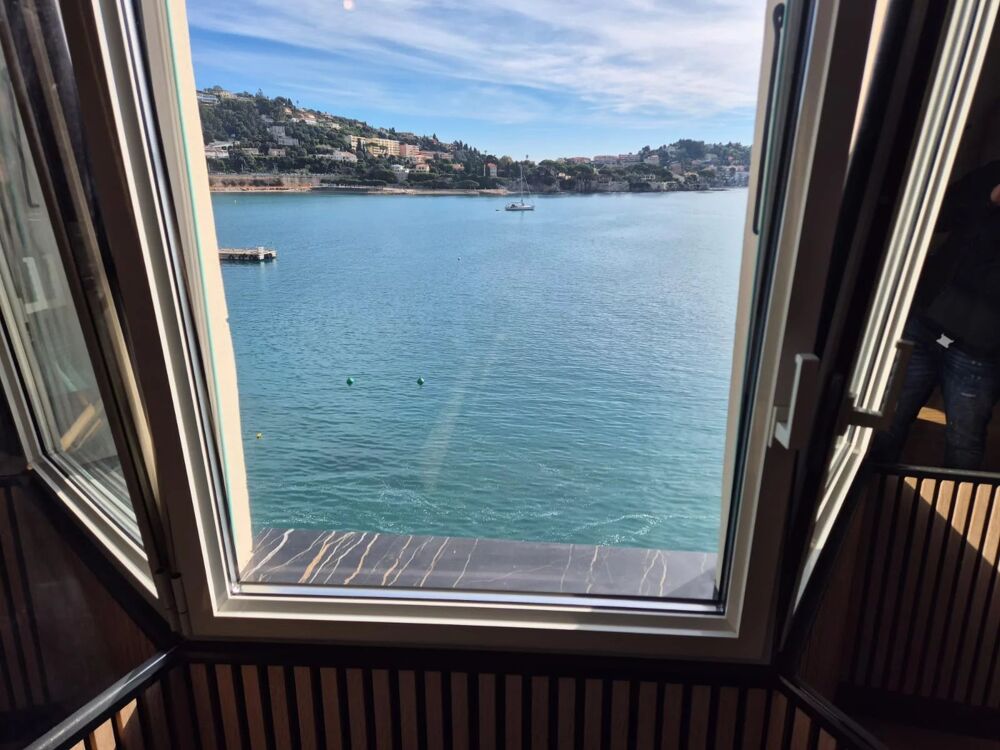 Villefranche-sur-Mer  Vue mer et cadre dexception
