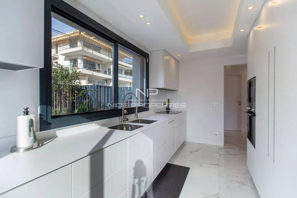 Coeur de Villefranche-sur-Mer, superbe villa moderne avec 6 cham