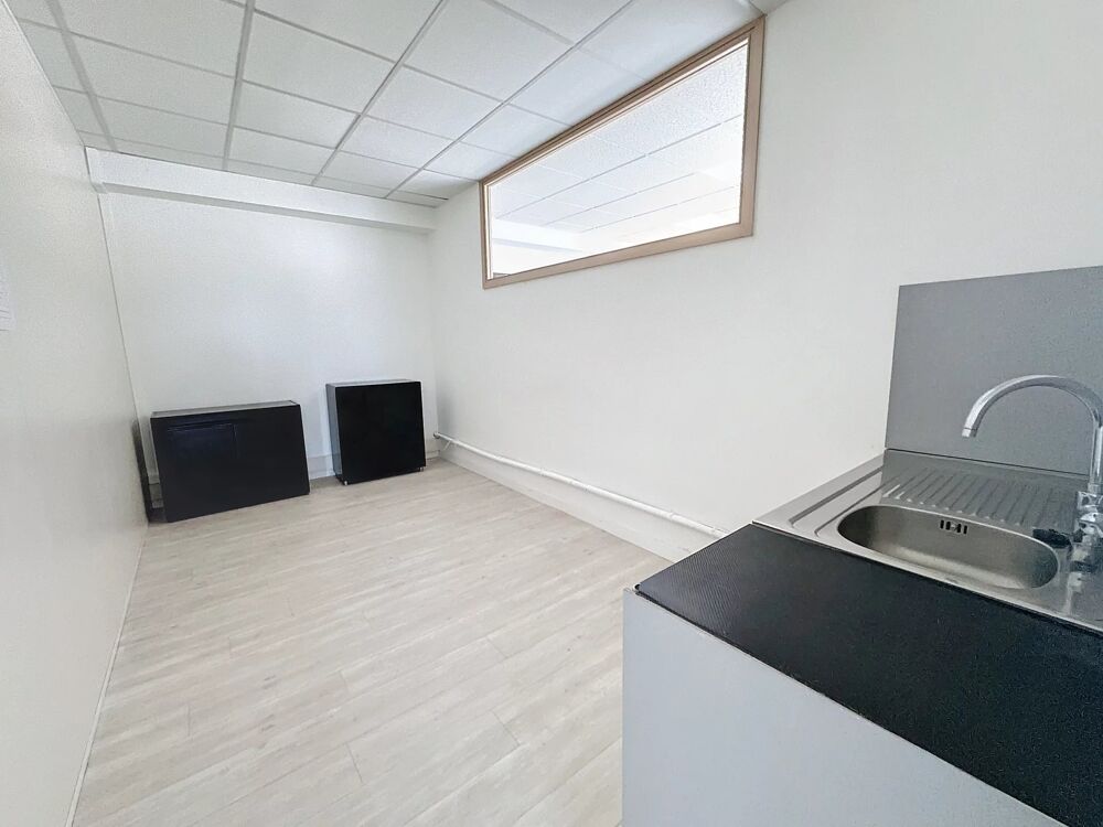   Locaux 134m² + 3 parkings - 2000euros c/comprises Mouans-sartoux