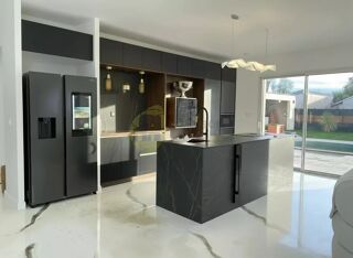  Villa à vendre 5 pièces 150 m²