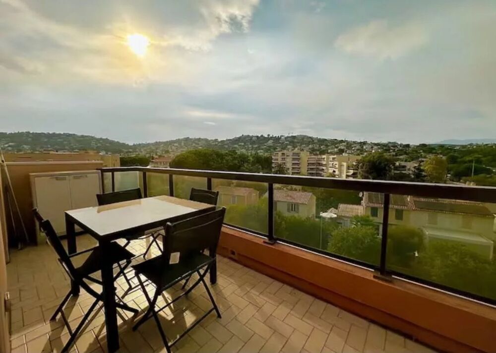 Location Appartement Studio de 30 m² avec terrasse de 10m² Golfe-juan