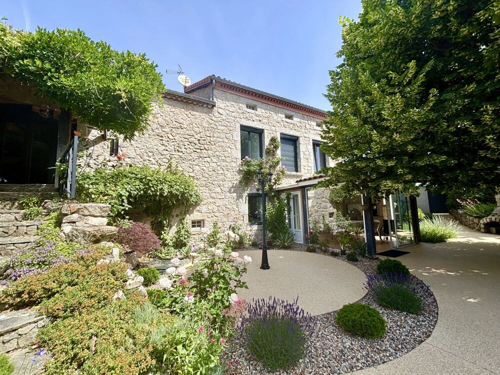 CHARME DE LANCIEN ET CONFORT MODERNE  PROPRIÉTÉ FAMILIALE AVEC
