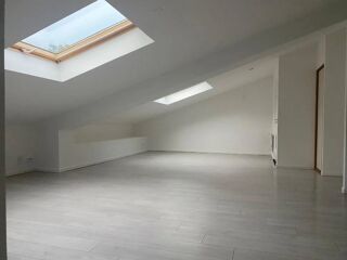 Location Appartement Deux pièces de 68m² au sol donc 36m² de loi carrez avec terrasse Théoule-sur-mer
