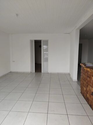  Appartement à louer 1 pièce 77 m²