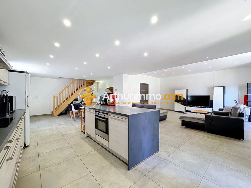 À LOUER  Maison dauphinoise rénovée à Montbernier