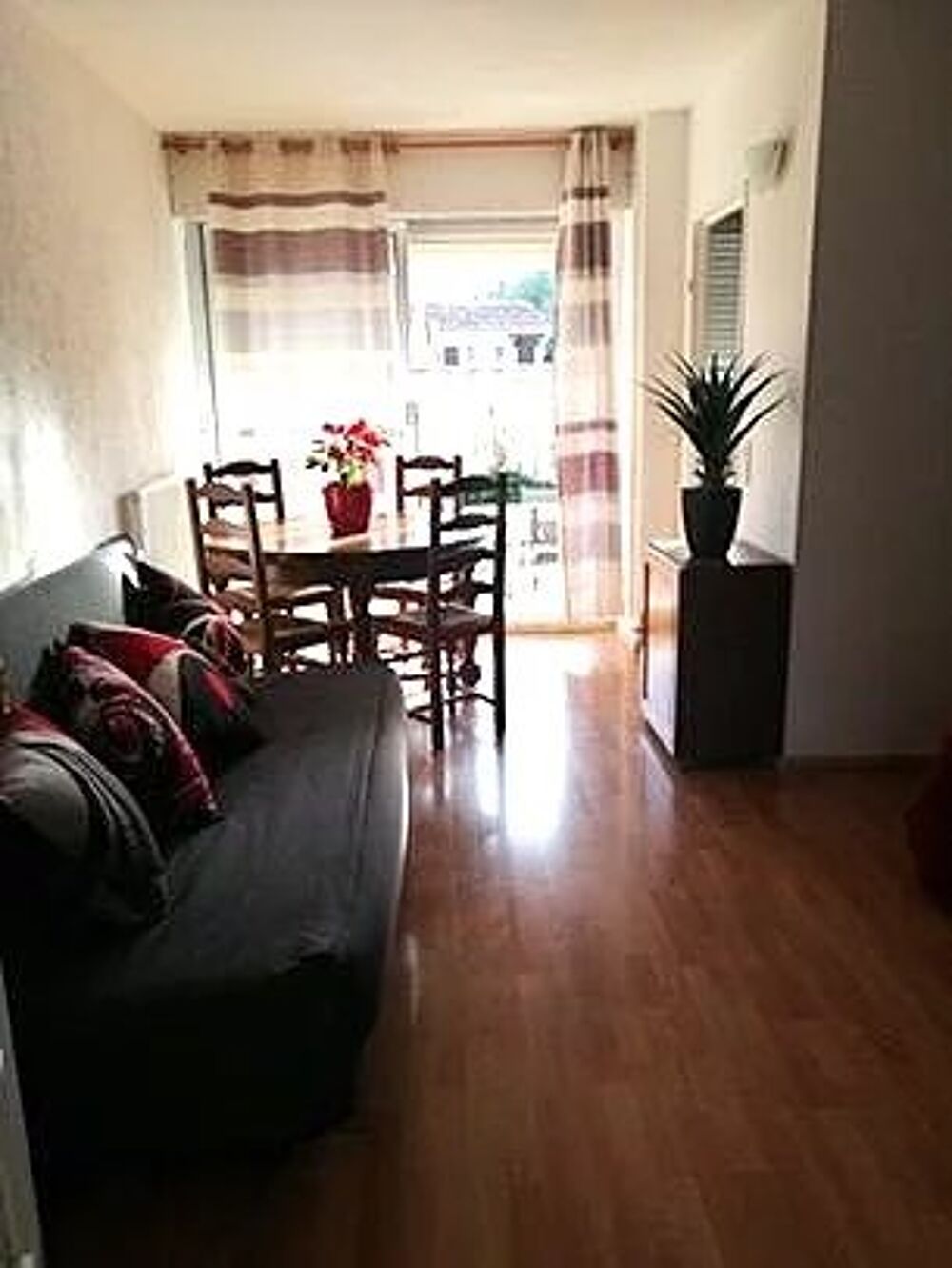 Location Appartement F1 avec jardin de 20m² et parking Antibes