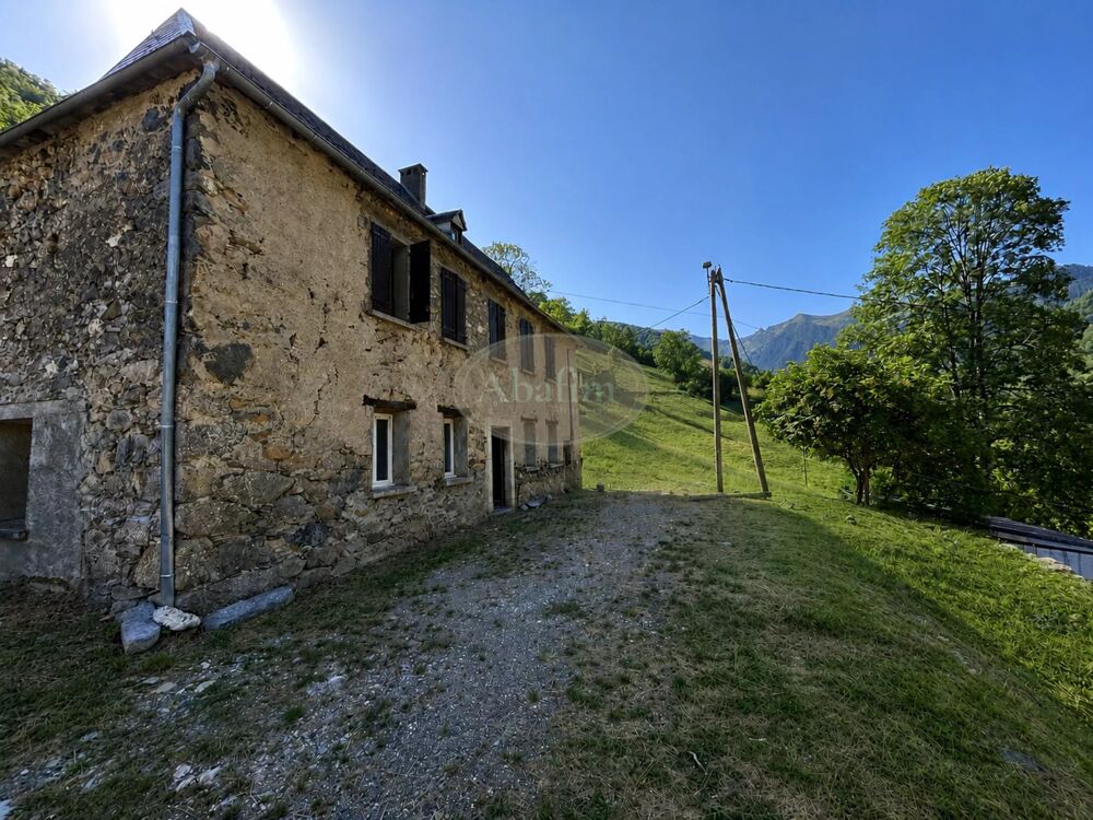 Ferme montagnarde en pierres