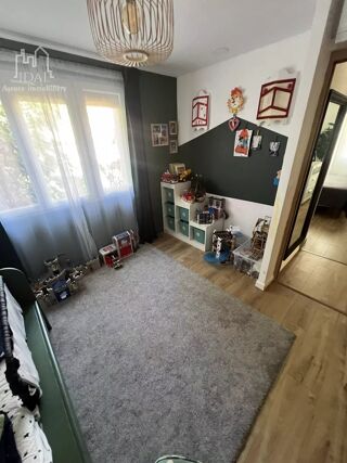  Appartement  vendre 4 pices 80 m