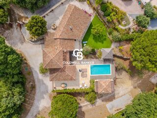  Maison  vendre 8 pices 323 m