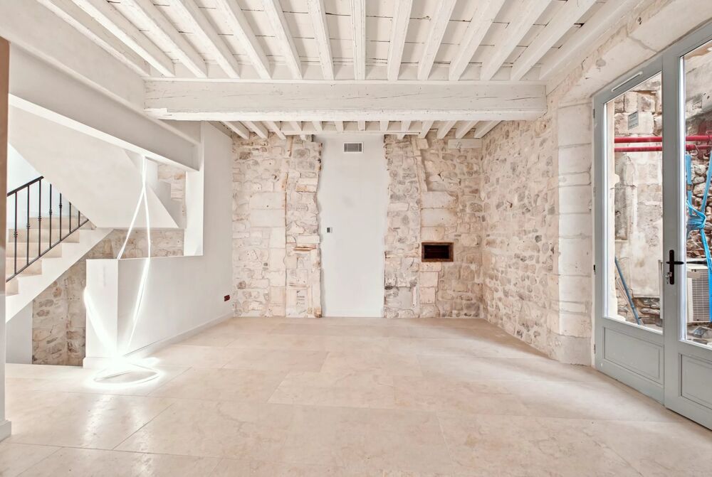 Vente Villa Maison de ville rénovée avec terrasse Centre Ancien Arles