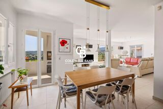 Villa à vendre 7 pièces 215 m²
