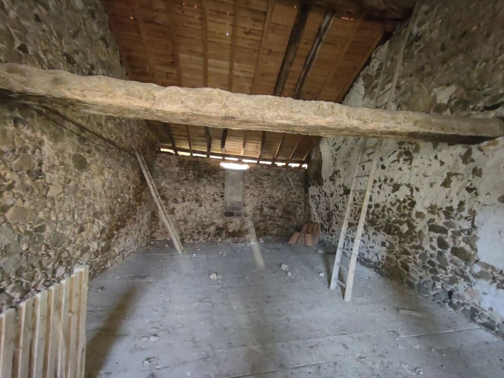 Vente Maison MAISON DE VILLAGE À RÉNOVER – ENVIRON 160 M² – AU CŒUR DU CENTRE Confolens