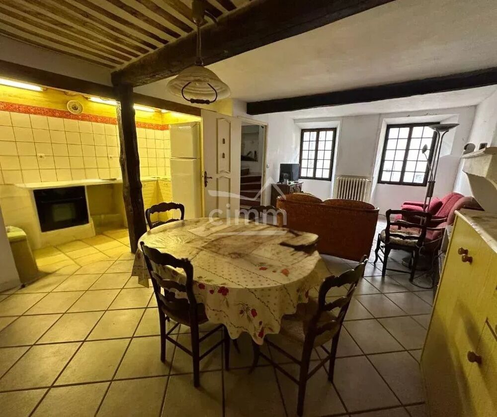 Maison de village T6 avec cour et terrasse