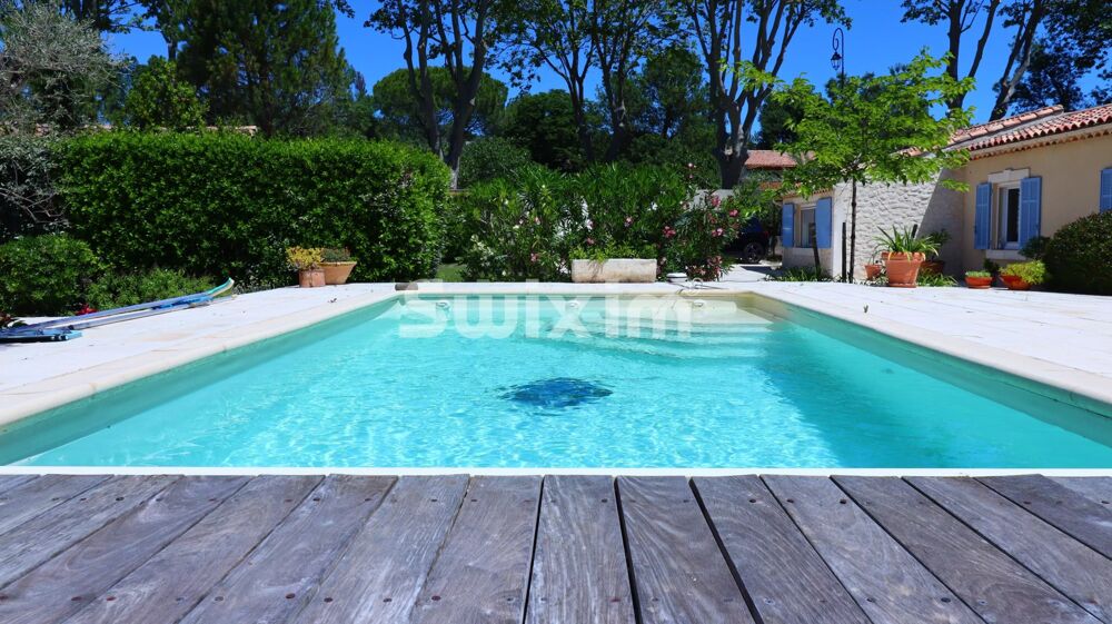 Maison Provençale de plein pied avec Piscine.