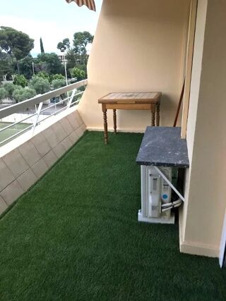 Location Appartement Charmant studio de 35m² avec terrasse et parking Le cannet