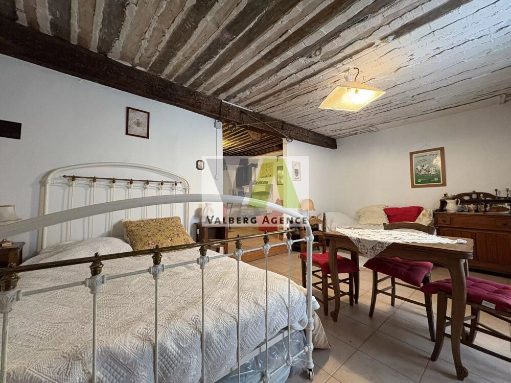 Appartement dans le village de Péone