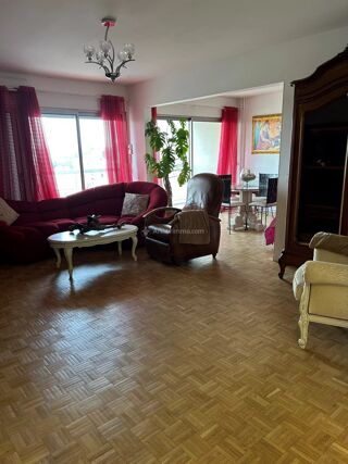  Appartement à louer 5 pièces 108 m²