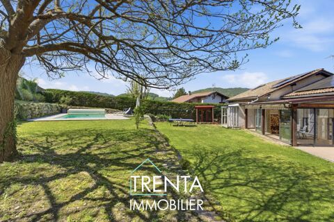   Maison de 141 m² avec piscine sur la commune de Chirens Maison - 4 pièce(s) - 142 m²