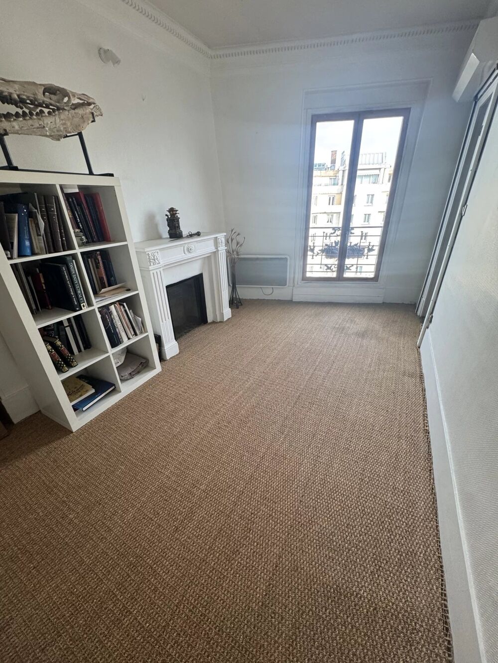 Vente Appartement 165 m² au dernier étage avec ascenseur dans immeuble en pierre d Paris 20