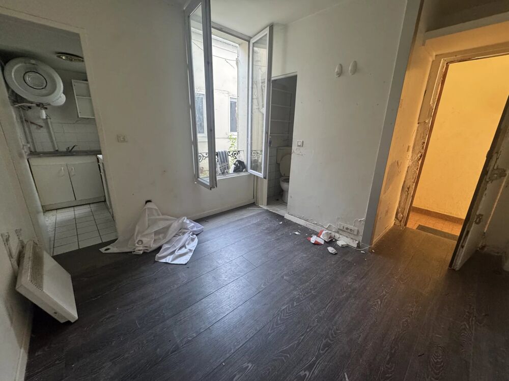 studio à rénover à la frontiere de Paris