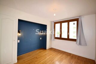  Appartement à louer 5 pièces 101 m²