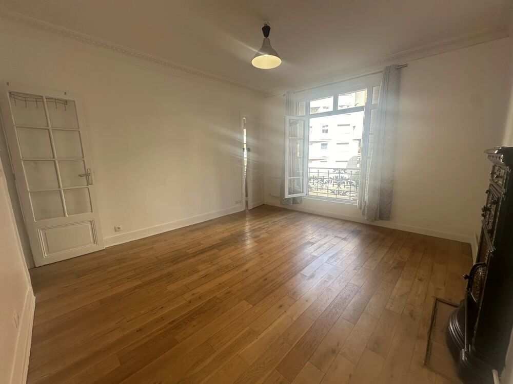 Location Appartement Appartement 2 pièces 45m² loué vide Buttes Chaumont Paris 19
