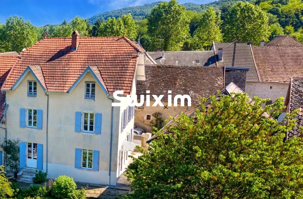 Maison de Village  Grand volume 190 m² + dépendance 100 m²  Te