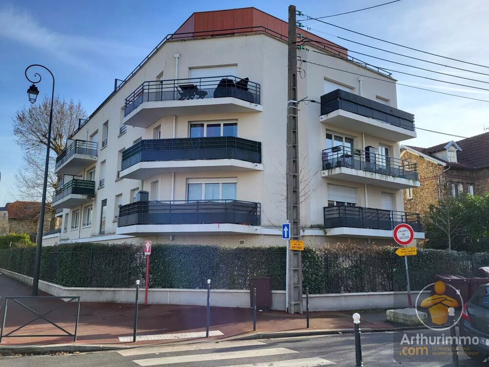 Élégant Deux Pièces avec Balcon et Parking dans Résidence de Sta